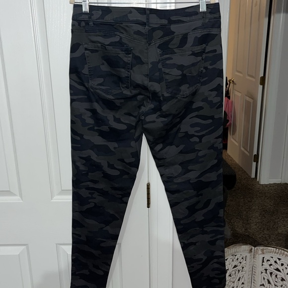 Democracy Ab Technology black/gray camo skinny pants Size 14 - Picture 5 of 6